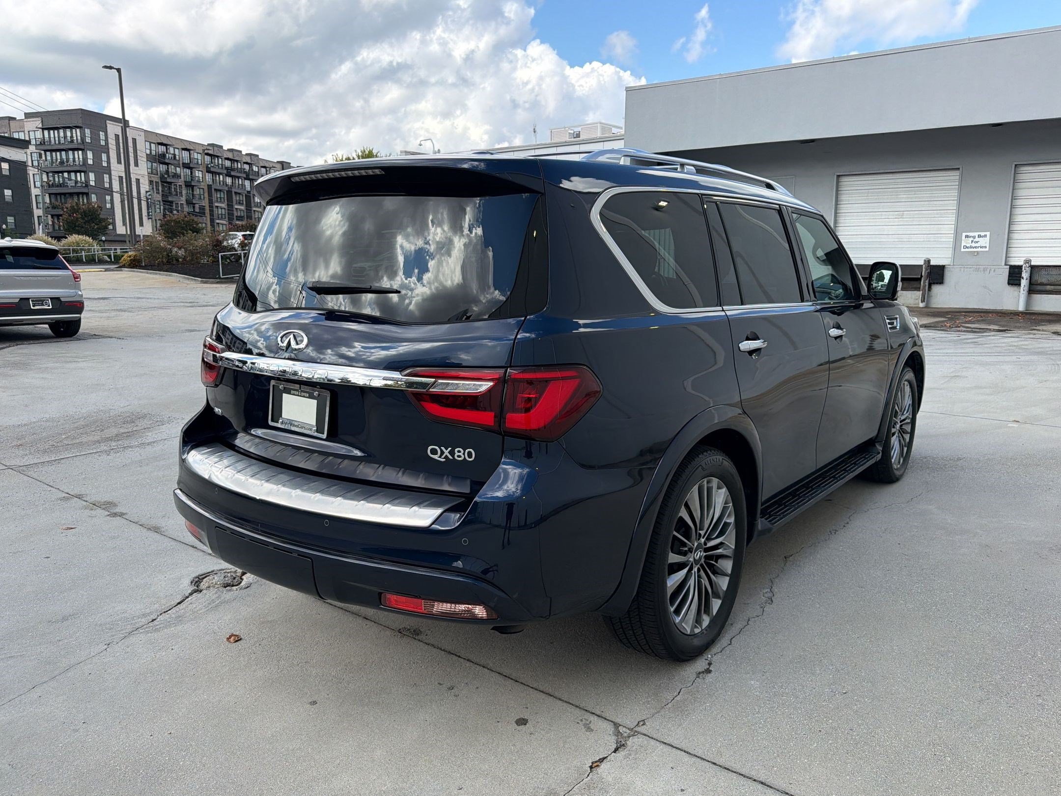 Used 2021 INFINITI QX80 Sensory w/ All-Season Package AWD/4WD image 9