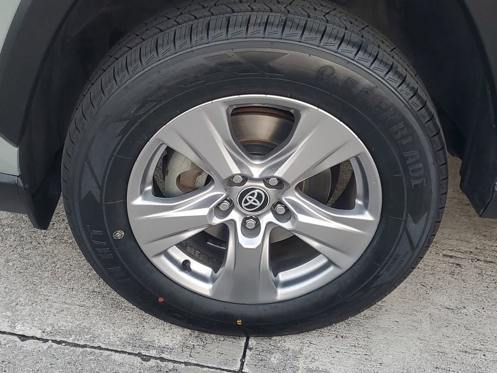 Certified 2023 Toyota RAV4 XLE w/ Convenience Package image 4