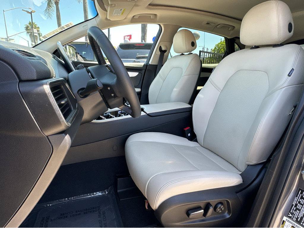 Used 2023 VinFast VF 8 Plus AWD/4WD image 8