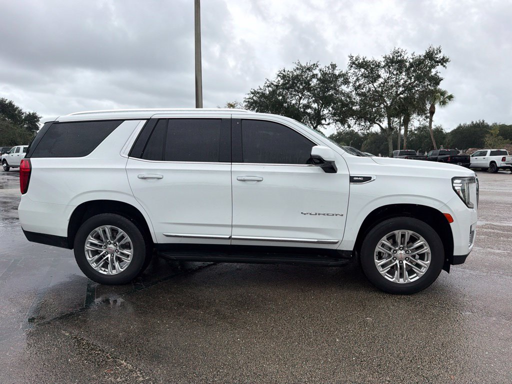 Used 2024 GMC Yukon SLT w/ SLT Luxury Package RWD image 4
