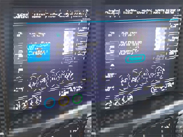 Used 2024 GMC Terrain SLT image 14