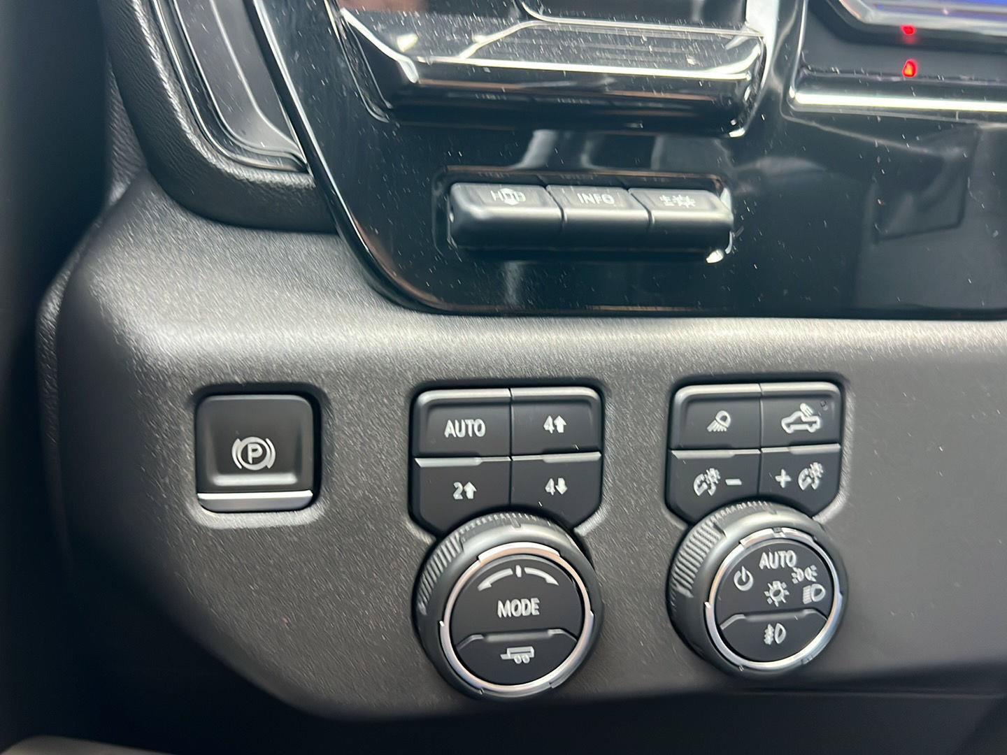 Used 2022 Chevrolet Silverado 1500 ZR2 w/ Technology Package AWD/4WD image 20