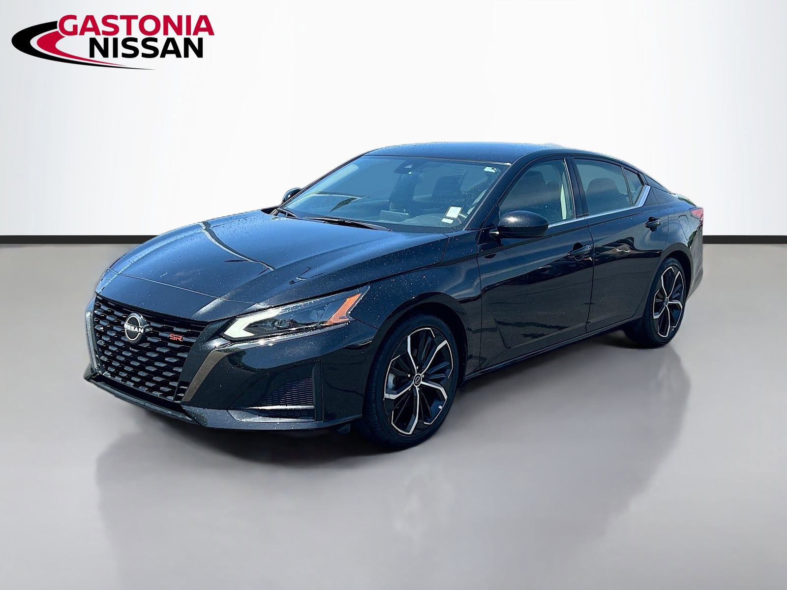 Used 2024 Nissan Altima 2.5 SR FWD image 3