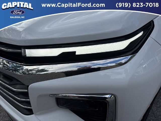 Used 2026 Chevrolet Traverse LT FWD image 11
