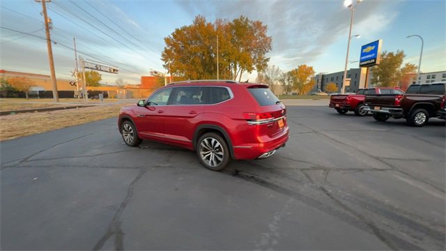 Used 2022 Volkswagen Atlas SEL Premium image 6
