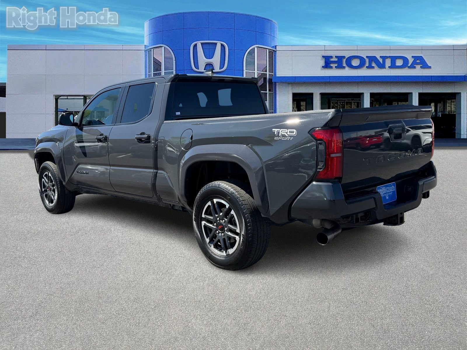 Used 2024 Toyota Tacoma TRD Sport image 4