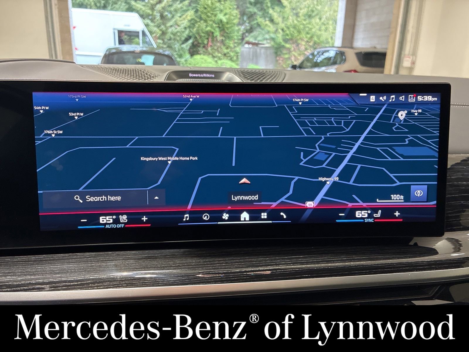 Used 2025 BMW X7 M60i AWD/4WD image 25