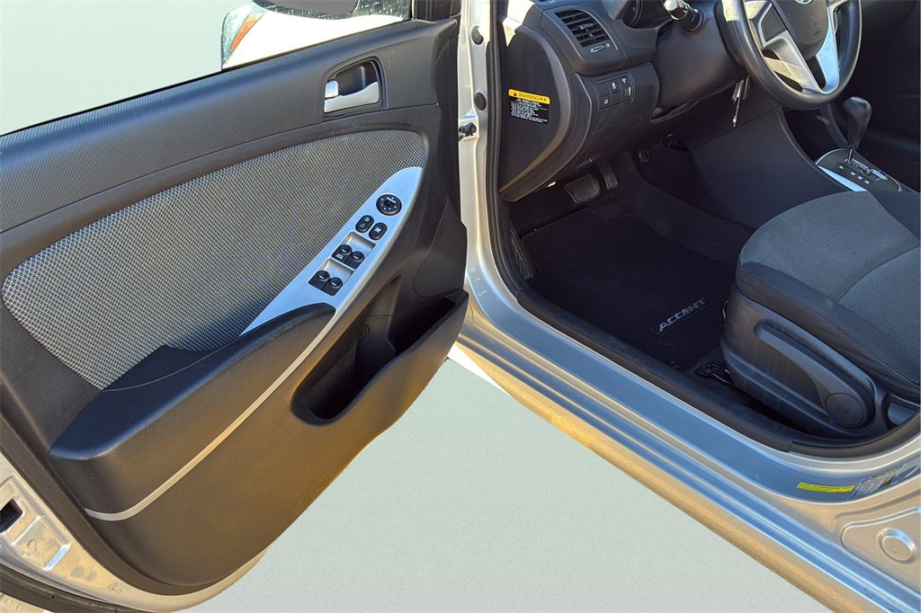 Used 2014 Hyundai Accent GS image 9