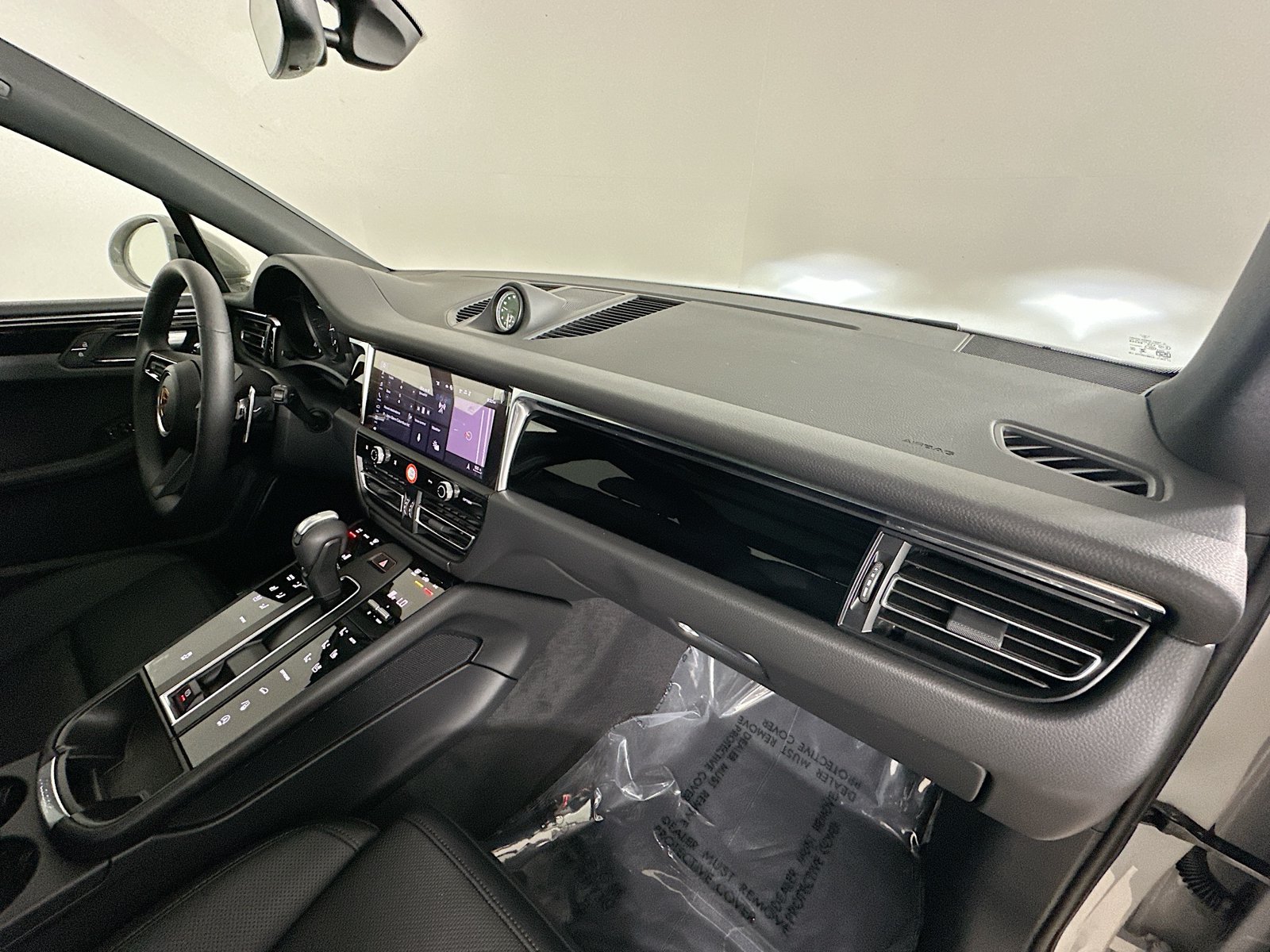New 2026 Porsche Macan AWD/4WD image 46