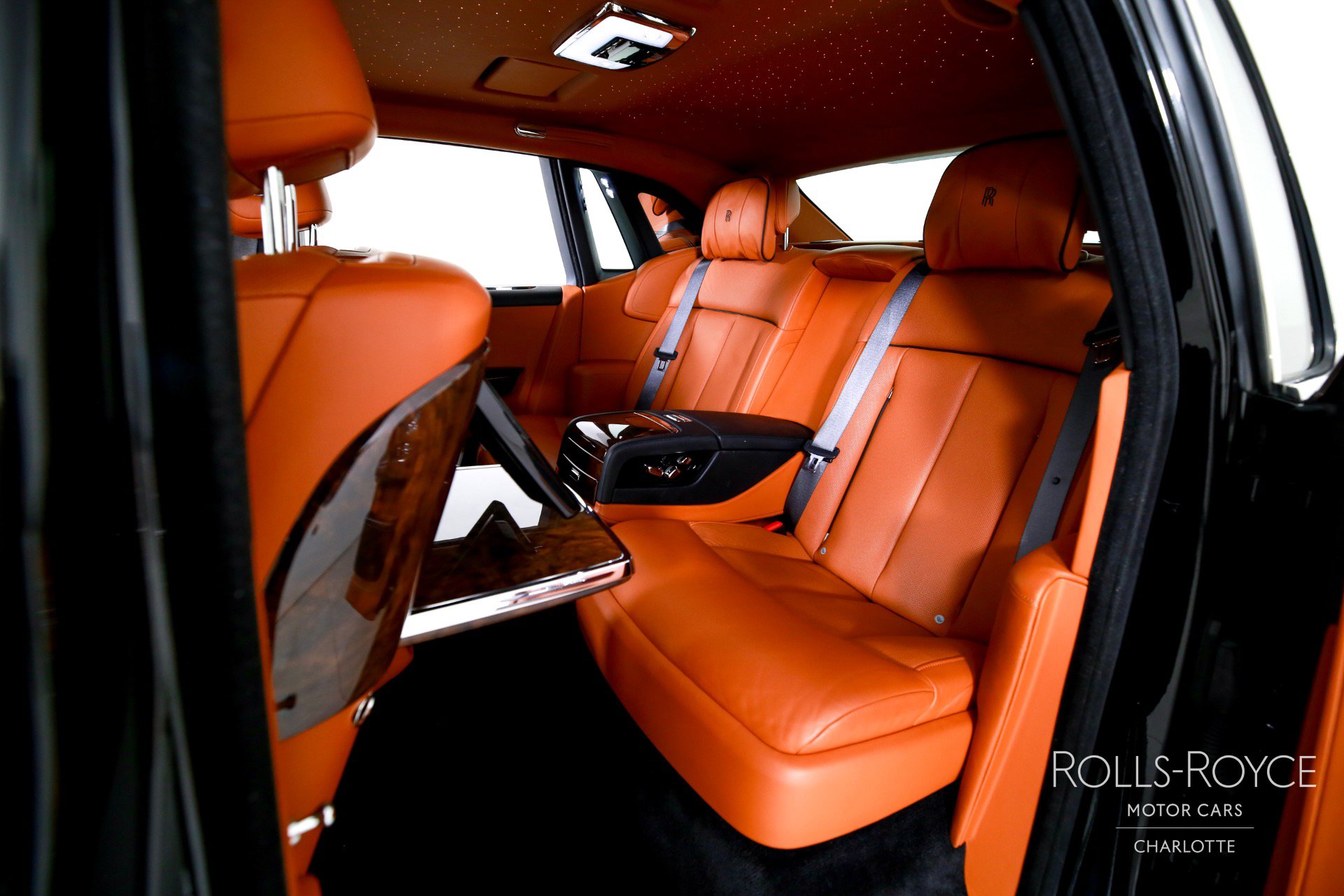 Used 2018 Rolls-Royce Phantom Sedan image 19