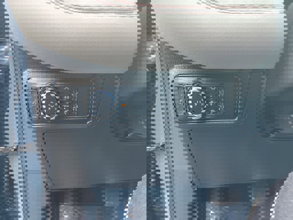 New 2026 Ford Explorer Active w/ Active Comfort Package image 28