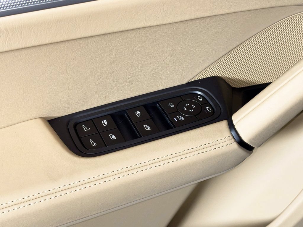 Certified 2026 Porsche Cayenne AWD/4WD image 17