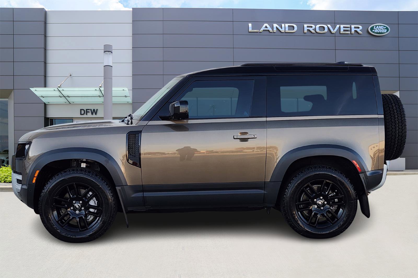 Certified 2025 Land Rover Defender 90 S image 3