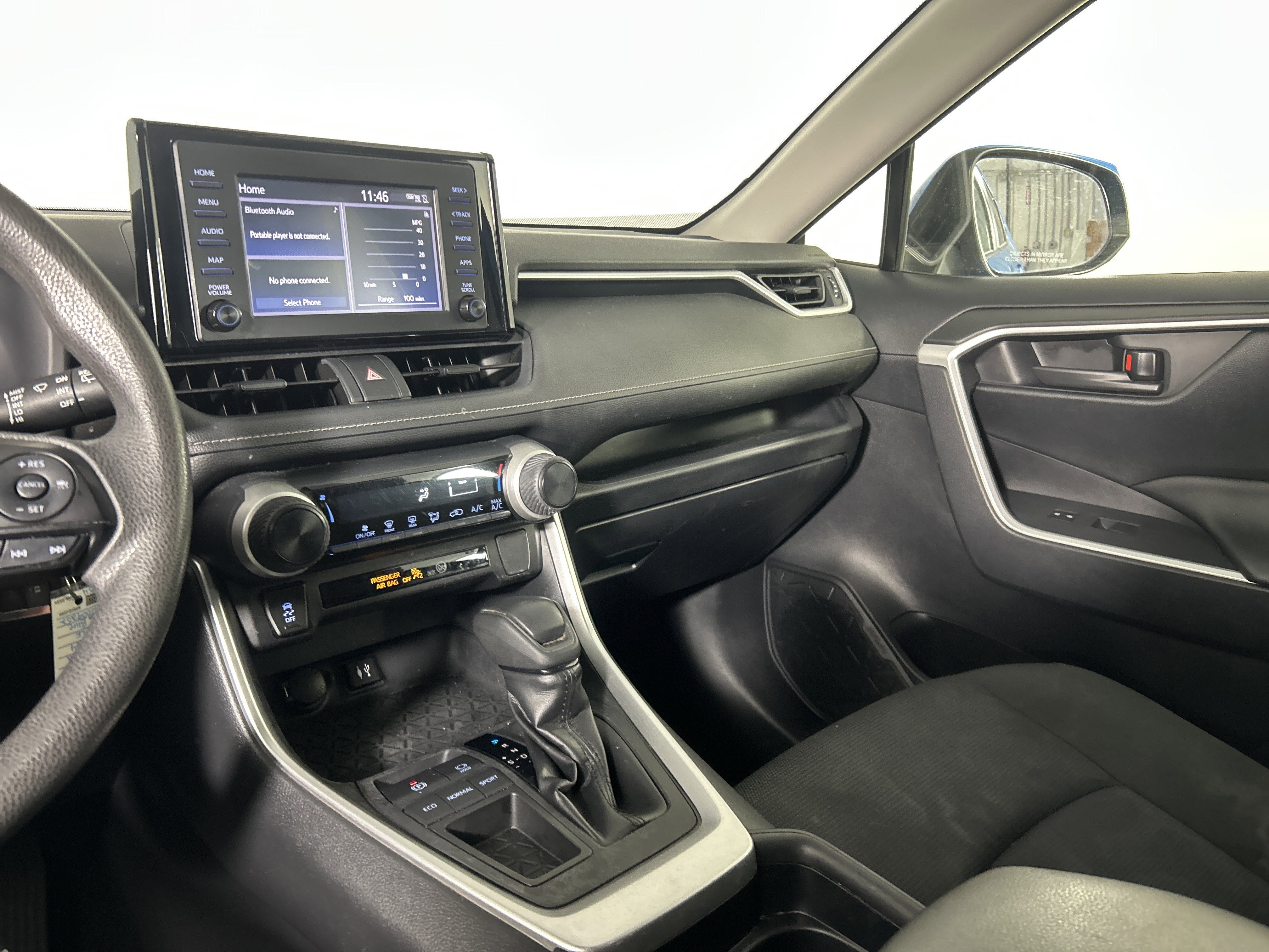 Used 2019 Toyota RAV4 LE image 23