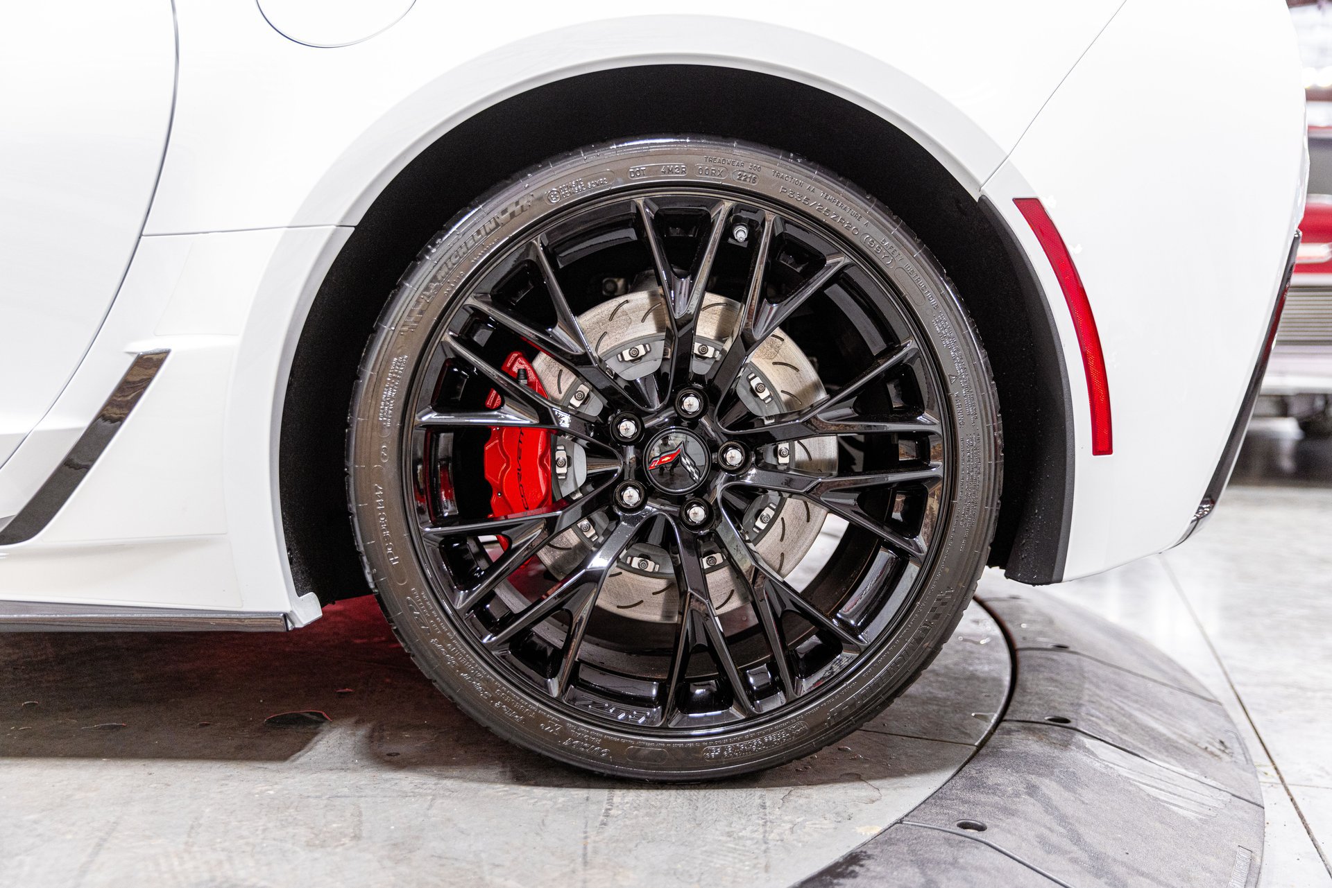Used 2016 Chevrolet Corvette Z06 w/ 3LZ Preferred Equipment Group RWD image 14