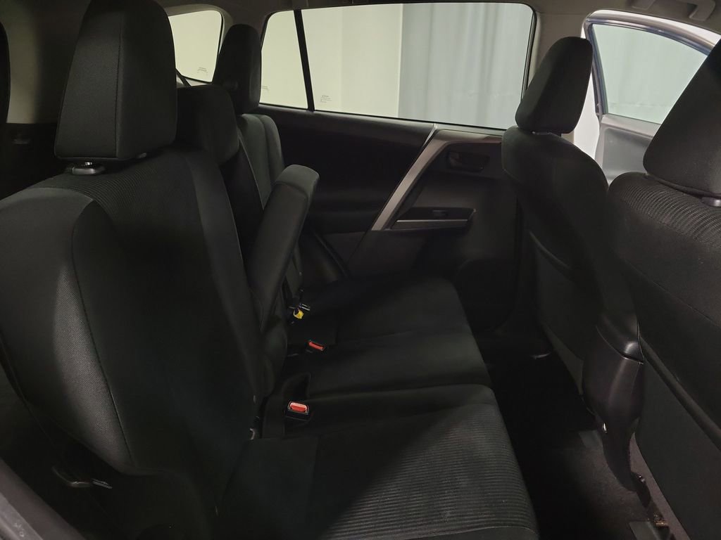 Used 2018 Toyota RAV4 LE image 21
