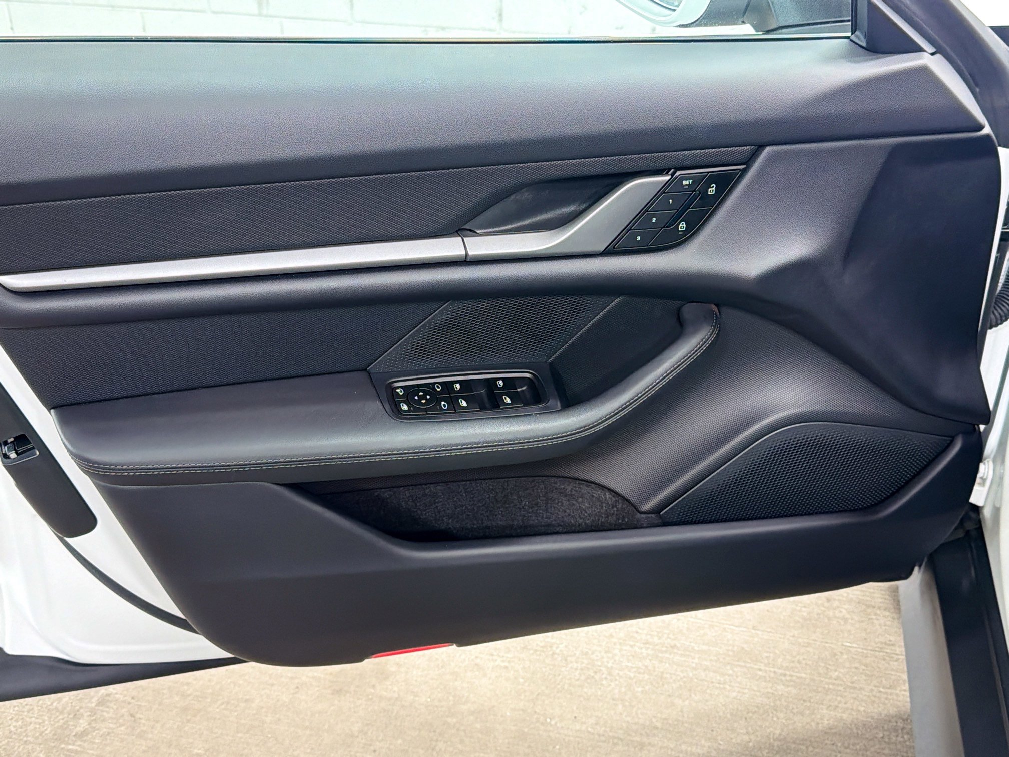 Certified 2025 Porsche Taycan image 22