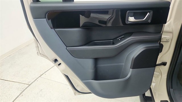 Used 2024 INEOS Grenadier Fieldmaster Edition image 34