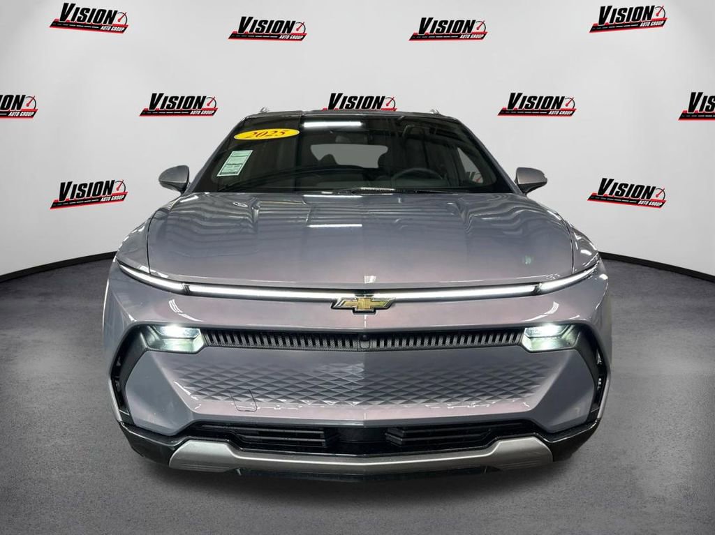 Used 2025 Chevrolet Equinox EV LT image 2