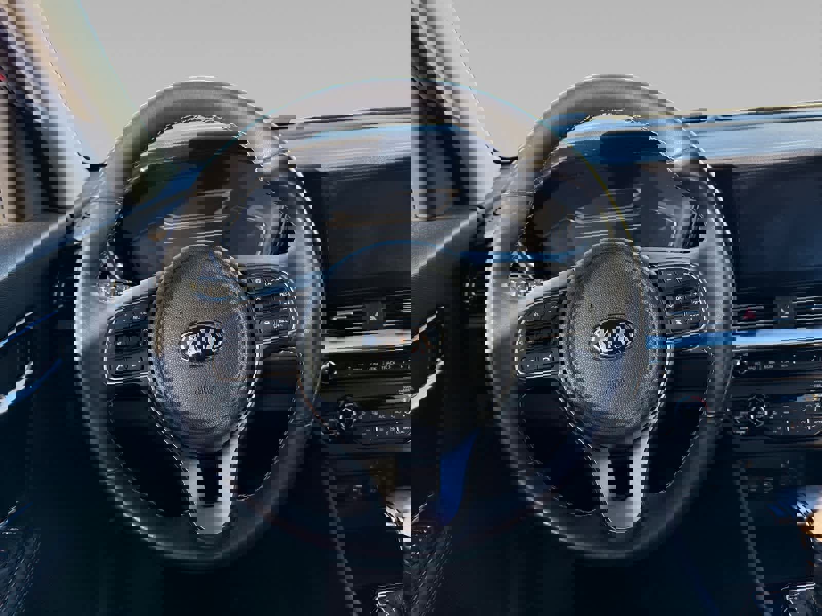 Used 2020 Kia Niro Touring image 12