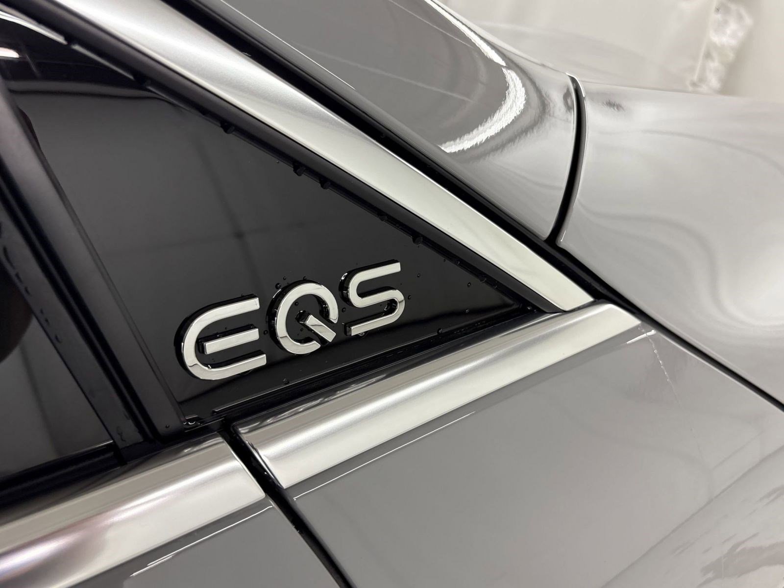New 2026 Mercedes-Benz EQS 400 4MATIC SUV image 32