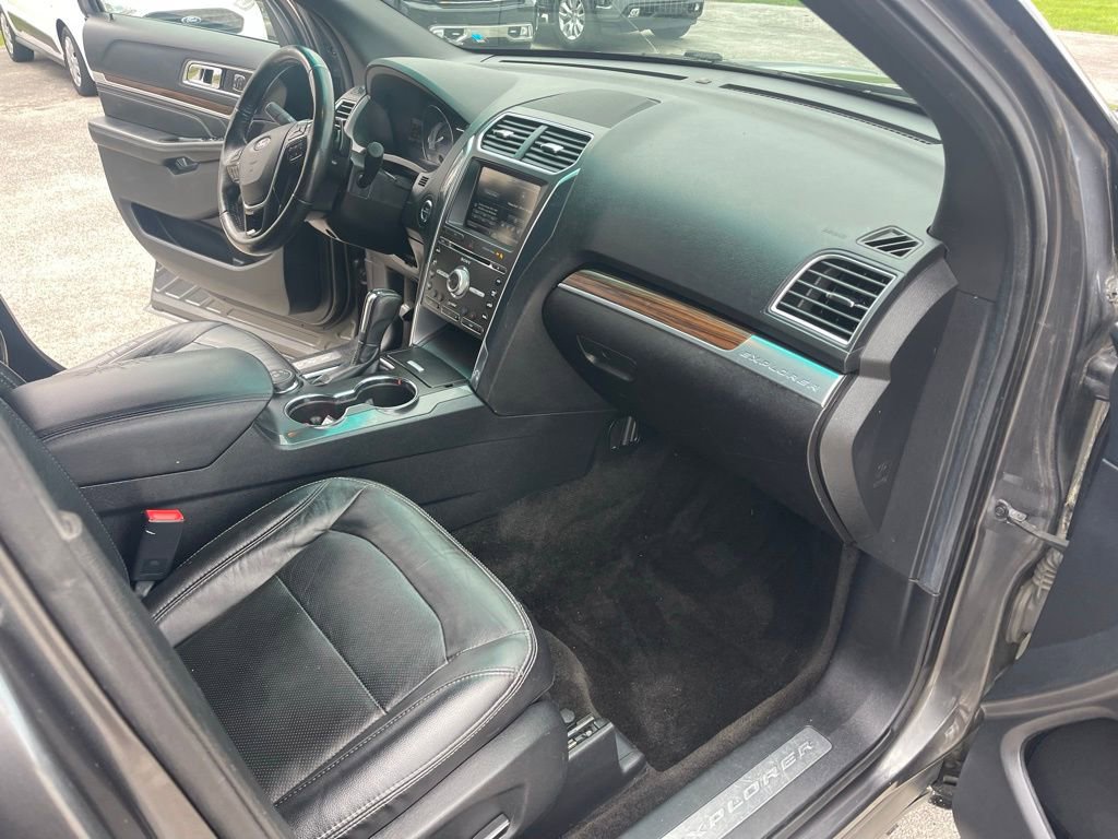 Used 2016 Ford Explorer Limited AWD/4WD image 18