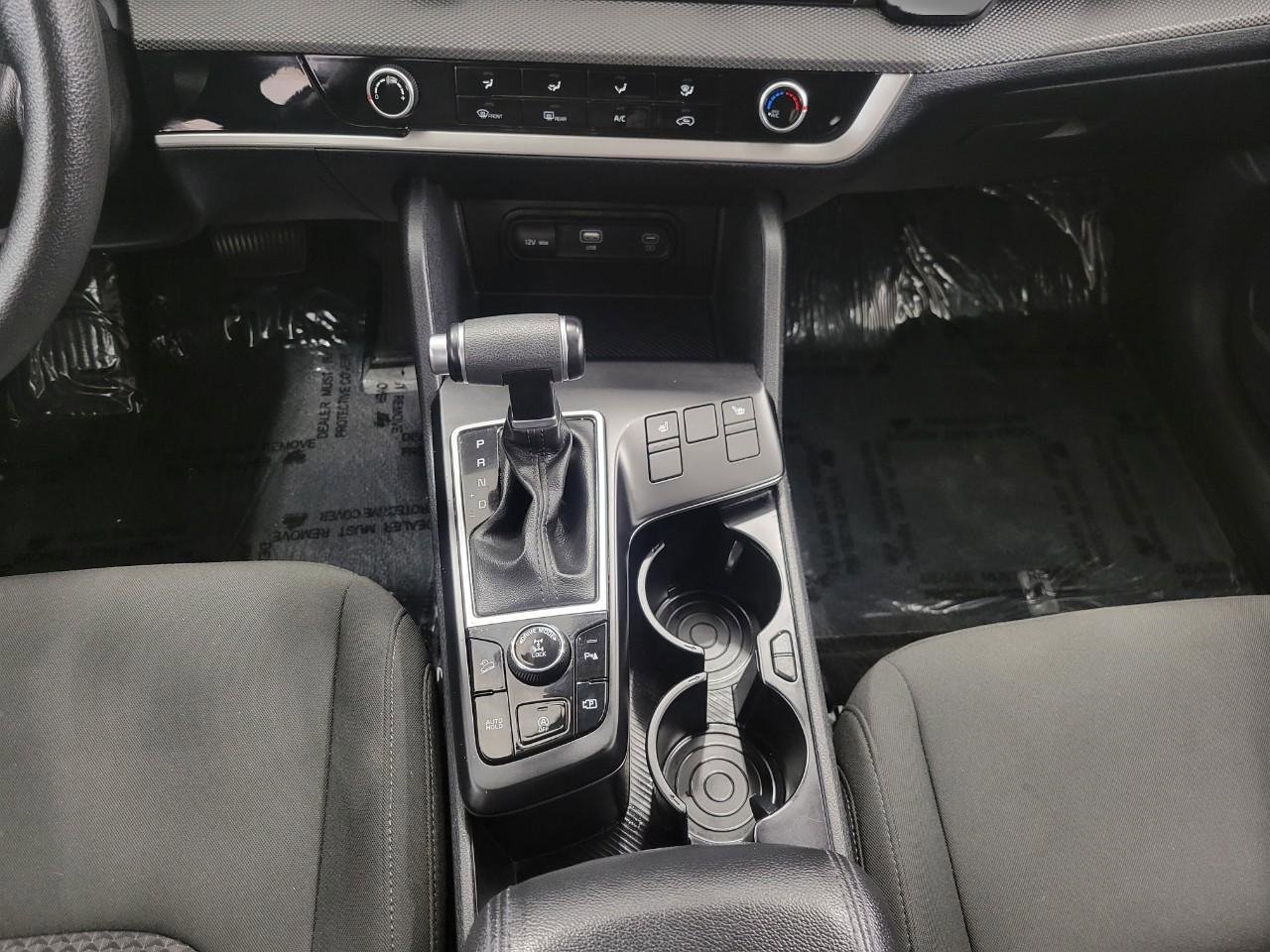 Used 2025 Kia Sportage LX image 17