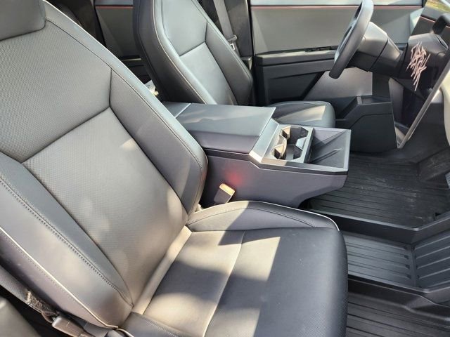 Used 2024 Tesla Cybertruck AWD Crew Cab image 17