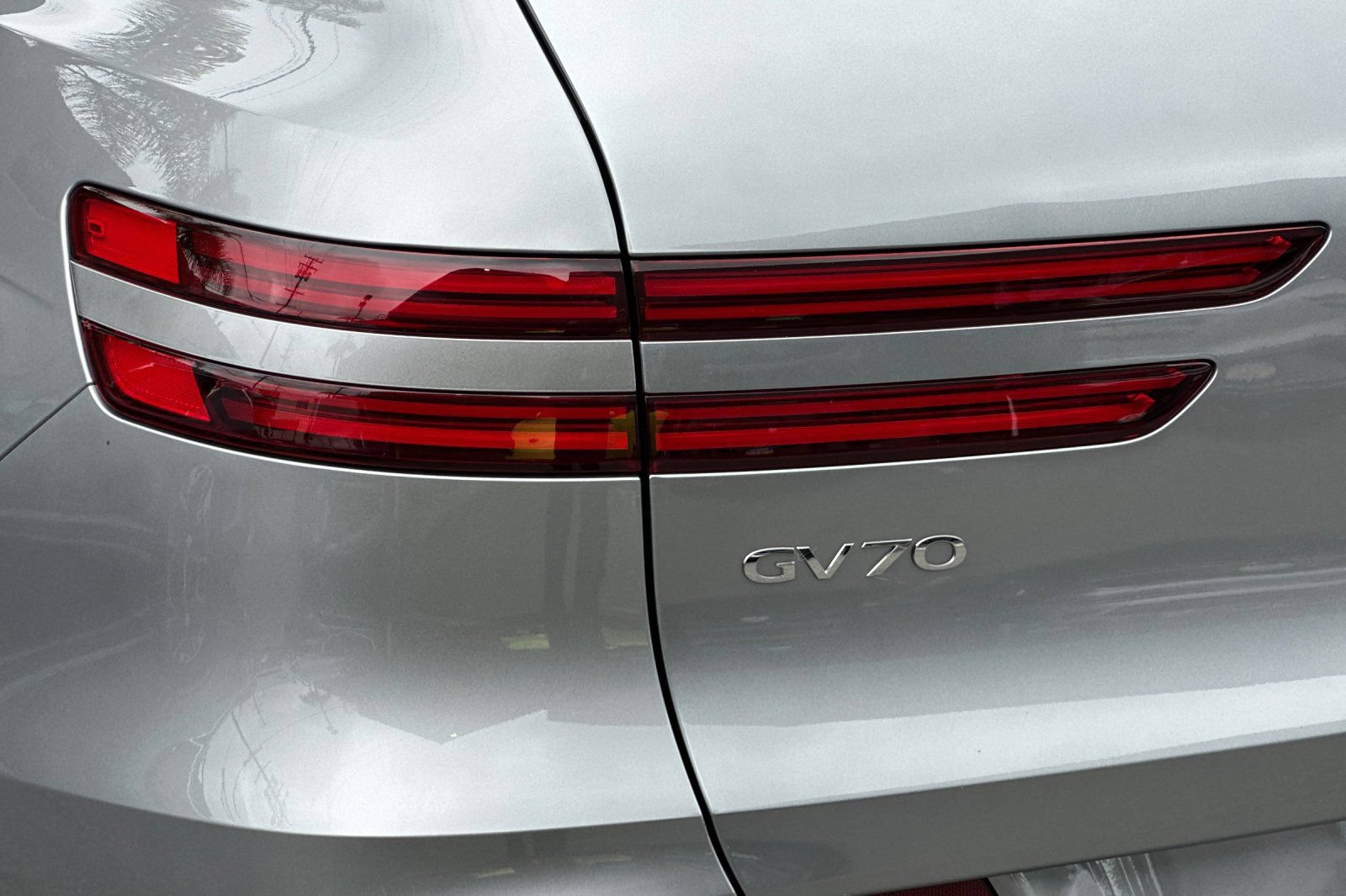 Used 2023 Genesis Electrified GV70 w/ Prestige Package AWD/4WD image 36