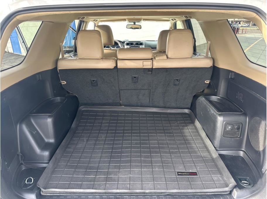 Used 2015 Toyota 4Runner Limited image 28
