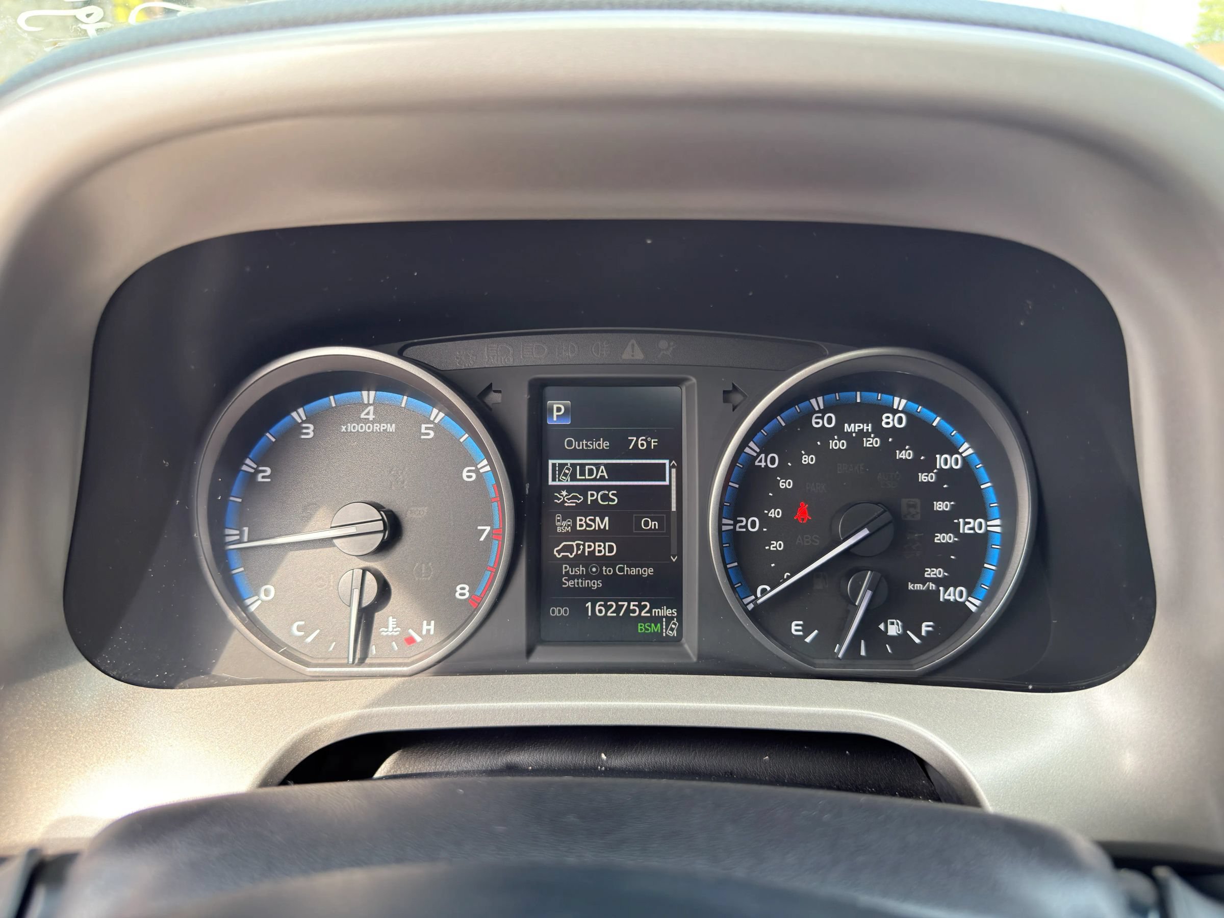 Used 2018 Toyota RAV4 XLE FWD image 14