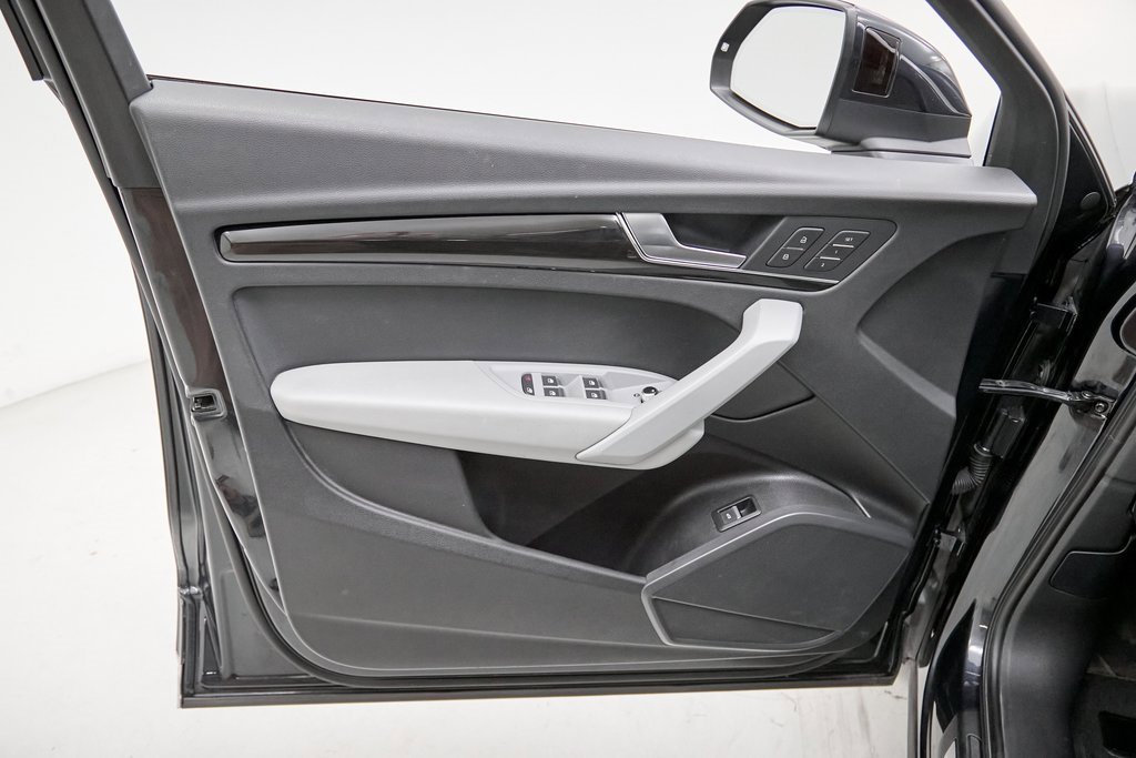 Used 2018 Audi Q5 2.0T Premium Plus w/ Premium Plus Package image 11