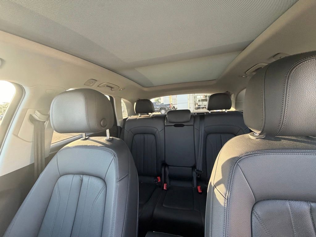 Used 2018 Audi Q5 2.0T Premium Plus w/ Premium Plus Package AWD/4WD image 12