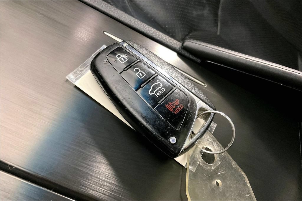 Used 2015 Hyundai Azera Limited FWD image 13