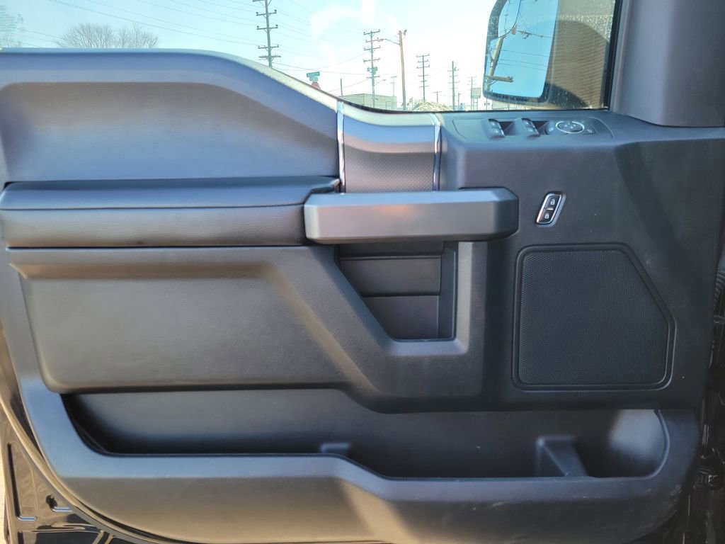 Used 2017 Ford F150 XLT w/ Equipment Group 302A Luxury AWD/4WD image 17