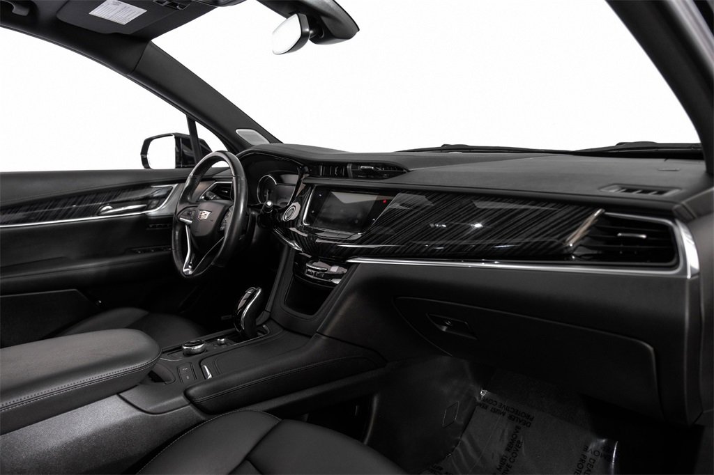 Used 2024 Cadillac XT6 Premium Luxury image 12