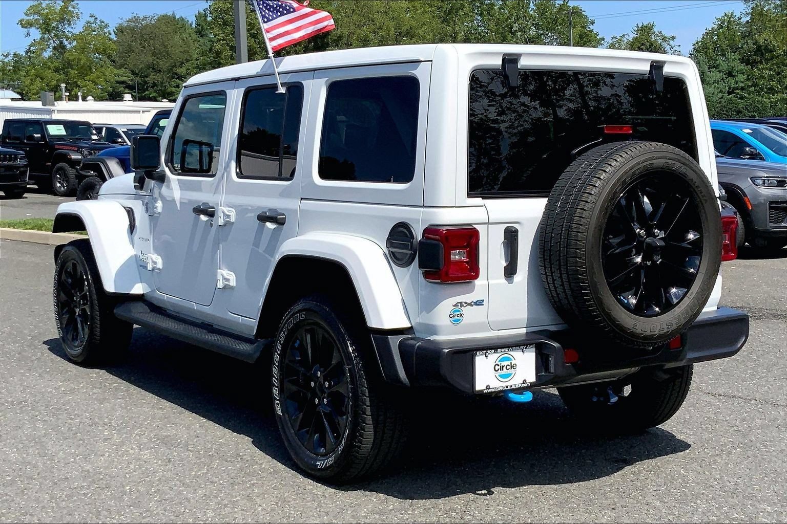 Used 2022 Jeep Wrangler Unlimited Sahara w/ Cold Weather Group AWD/4WD image 9