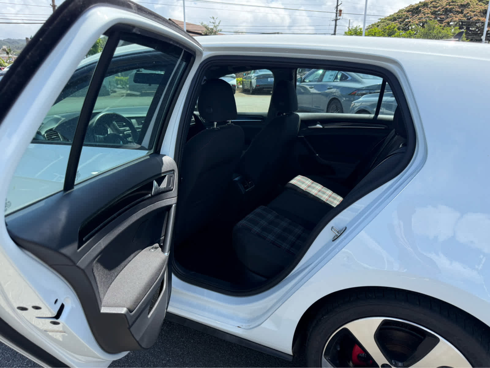 Used 2017 Volkswagen GTI S FWD image 9