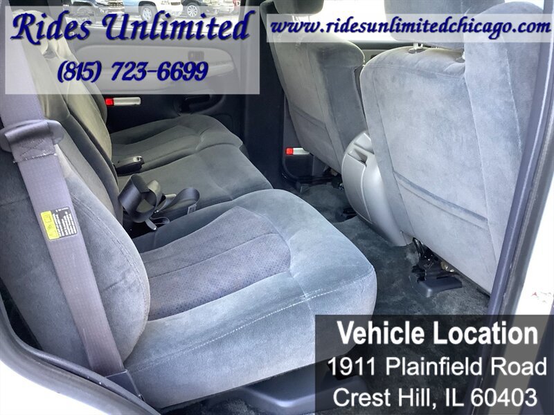 Used 2001 Chevrolet Tahoe LS w/ LS Preferred Equipment Group AWD/4WD image 33