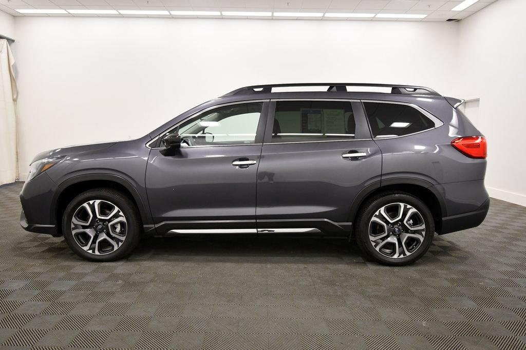 Used 2025 Subaru Ascent Touring AWD/4WD image 4