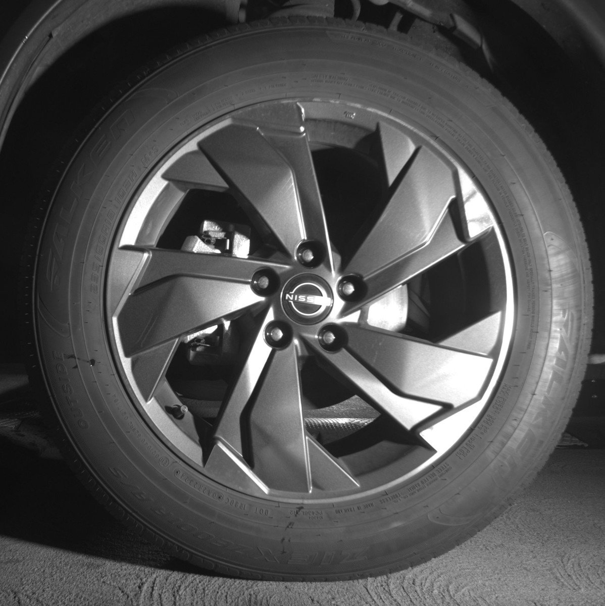 Used 2025 Nissan Rogue SV FWD image 12