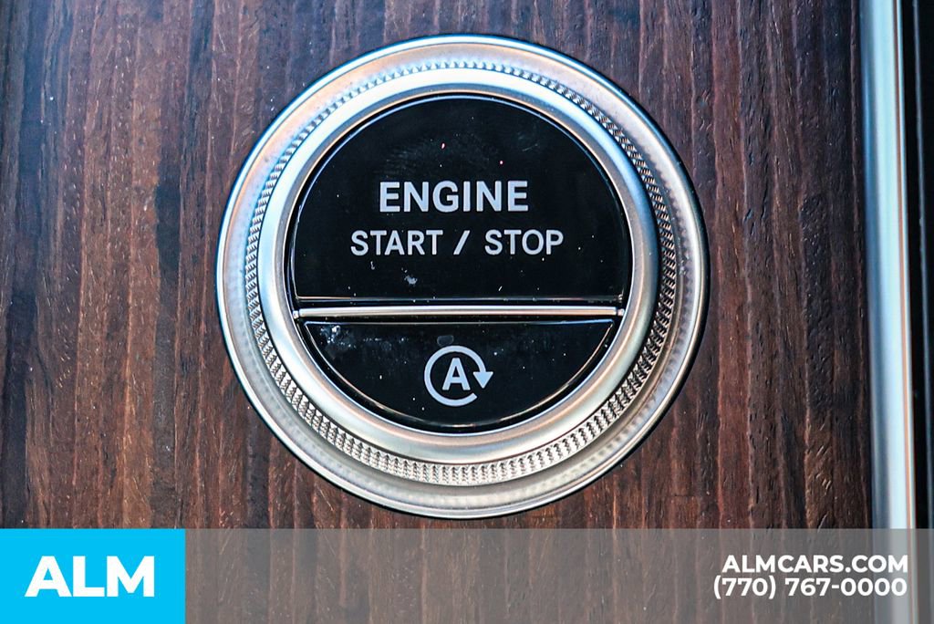 Used 2025 Mercedes-Benz GLC 300 4MATIC image 41