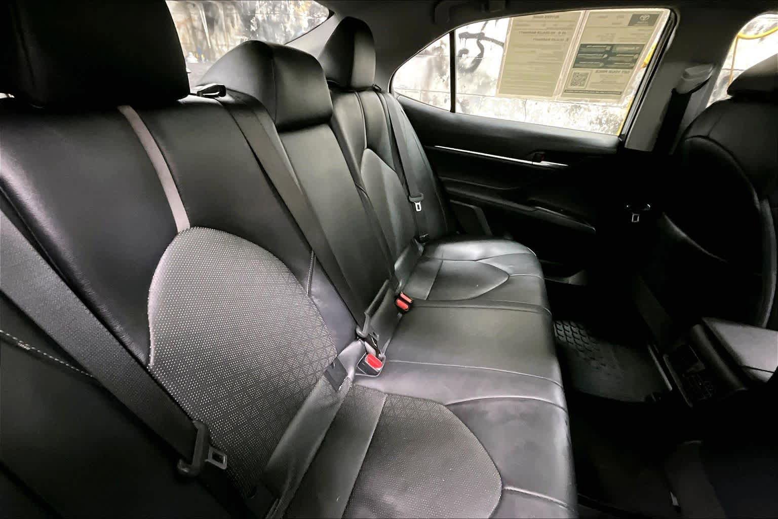 Used 2018 Toyota Camry XSE FWD image 19