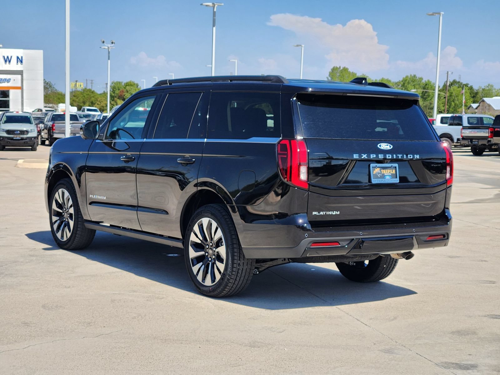 New 2027 Ford Expedition Platinum w/ Driver's Package AWD/4WD image 4