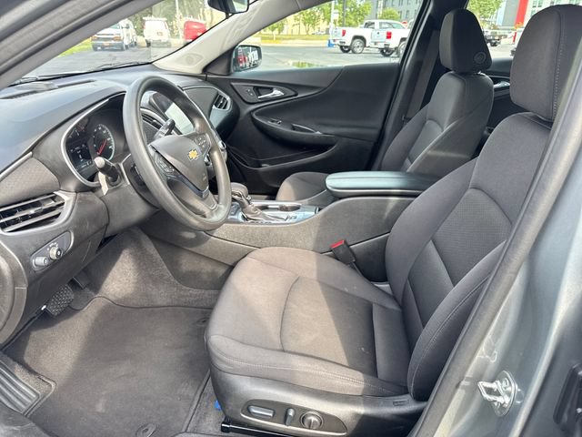 Used 2025 Chevrolet Malibu LT FWD image 9