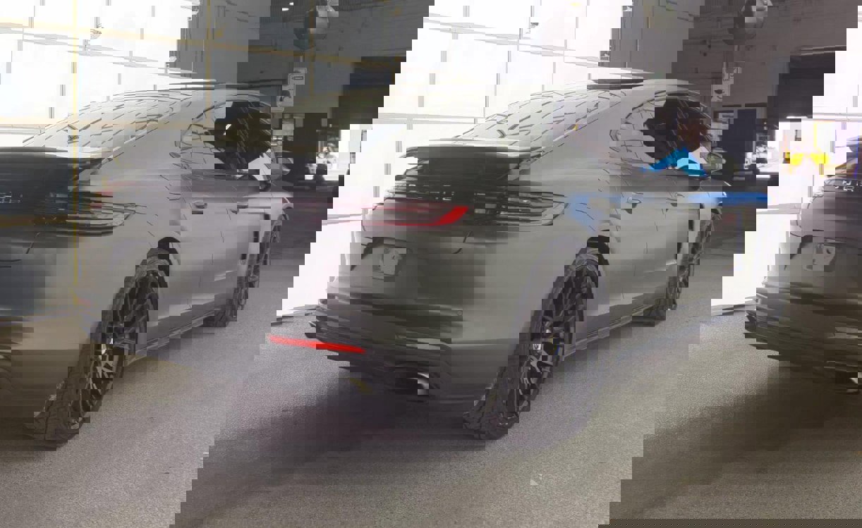 Used 2018 Porsche Panamera 4 image 5