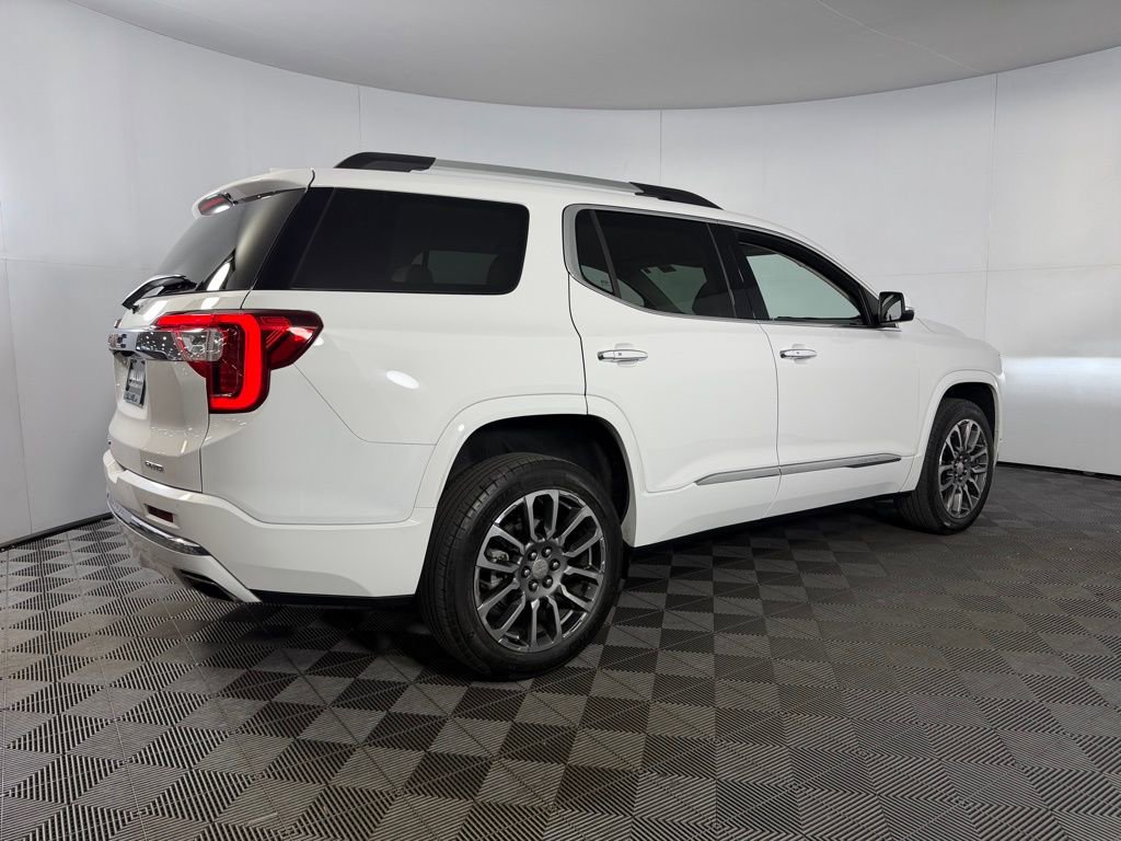 Used 2023 GMC Acadia Denali image 7