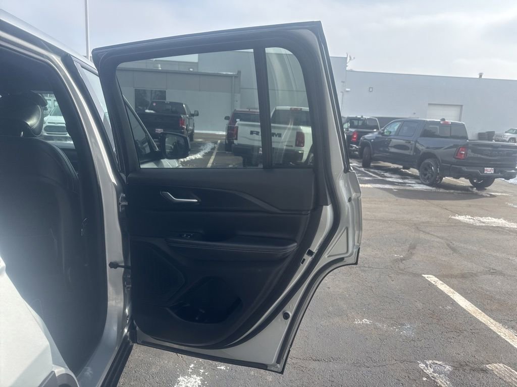 Used 2024 Jeep Grand Cherokee Altitude image 37