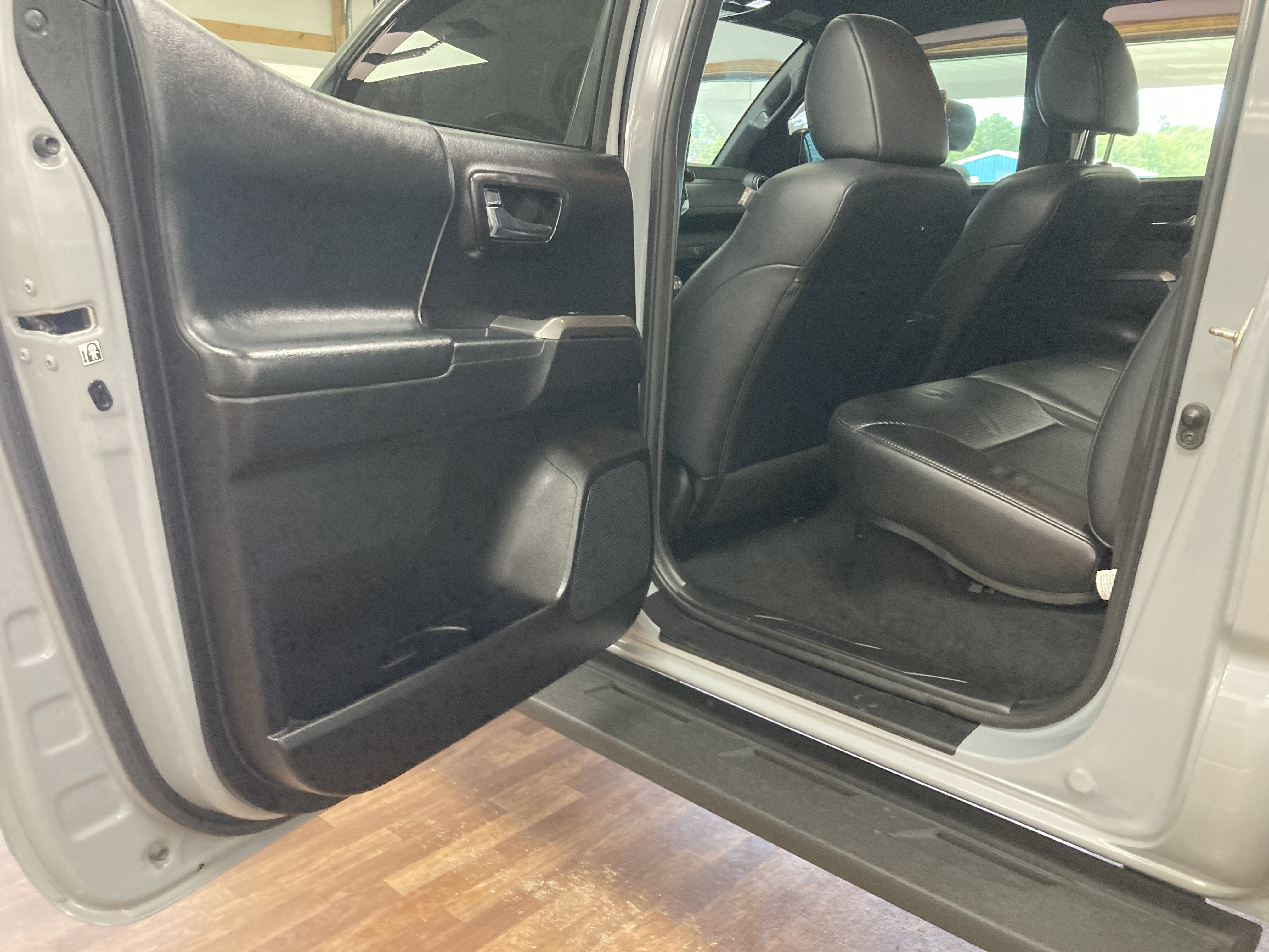 Used 2020 Toyota Tacoma Limited AWD/4WD image 15