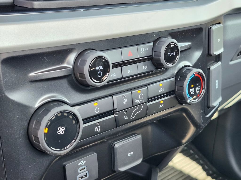 New 2026 Ford F250 XL w/ XL Chrome Package image 17